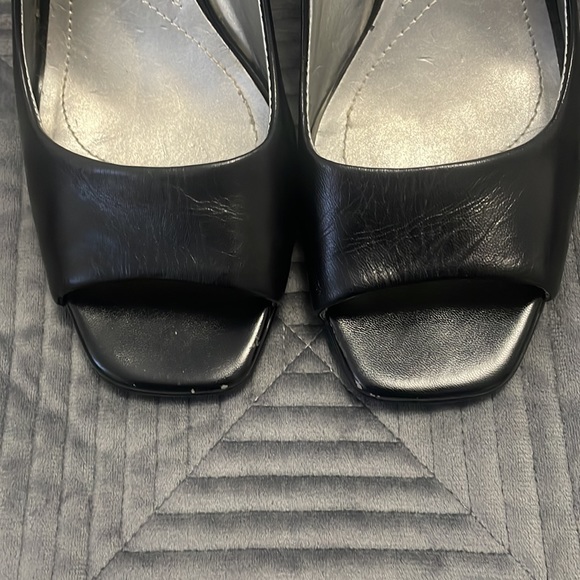 Tahari Open Toe Pump - Picture 5 of 8